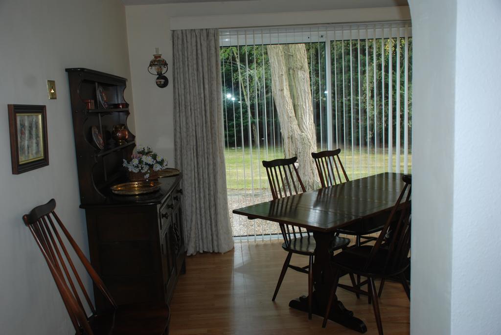 Greenhollow Gravesend Room photo