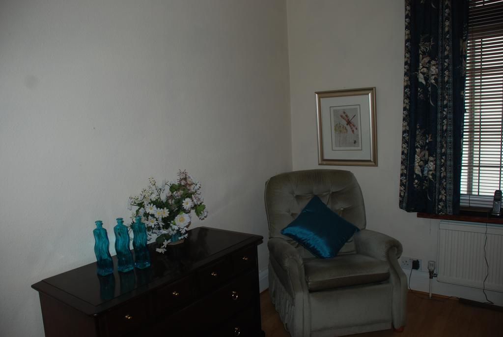 Greenhollow Gravesend Room photo